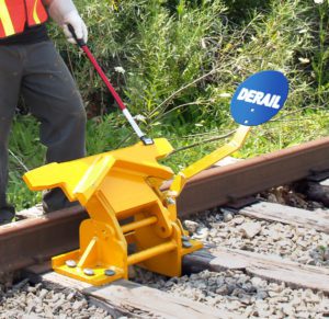 Two-Way Hinged Railroad Derail w/Pop-Up Sign Holder (For Freight Cars ...