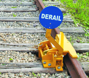 Hinged Derail, Right Throw, Size 6 With Pop-Up Blue Sign | Aldon®